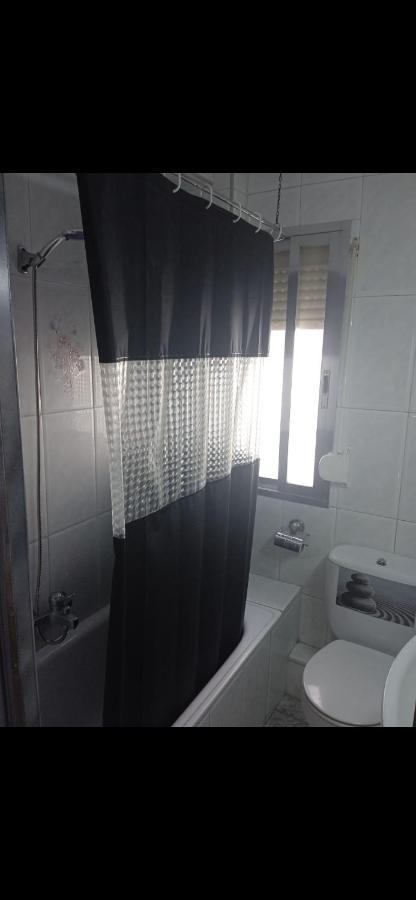Habitacion Cerca Centro De Мадрид Екстериор снимка